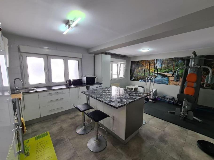 A Un Paso De La Playa, Amplio Apartamento Gijón Esterno foto
